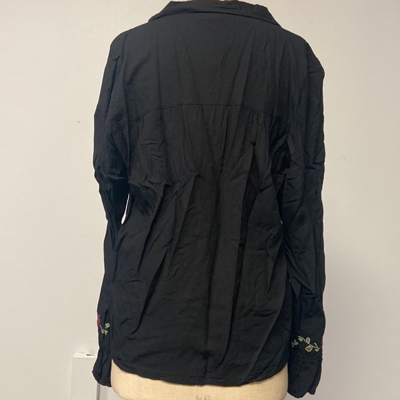 Nomadic Traders Fresco Women’s Size LG Black Button Down Type Shirt good cond - Picture 2 of 6